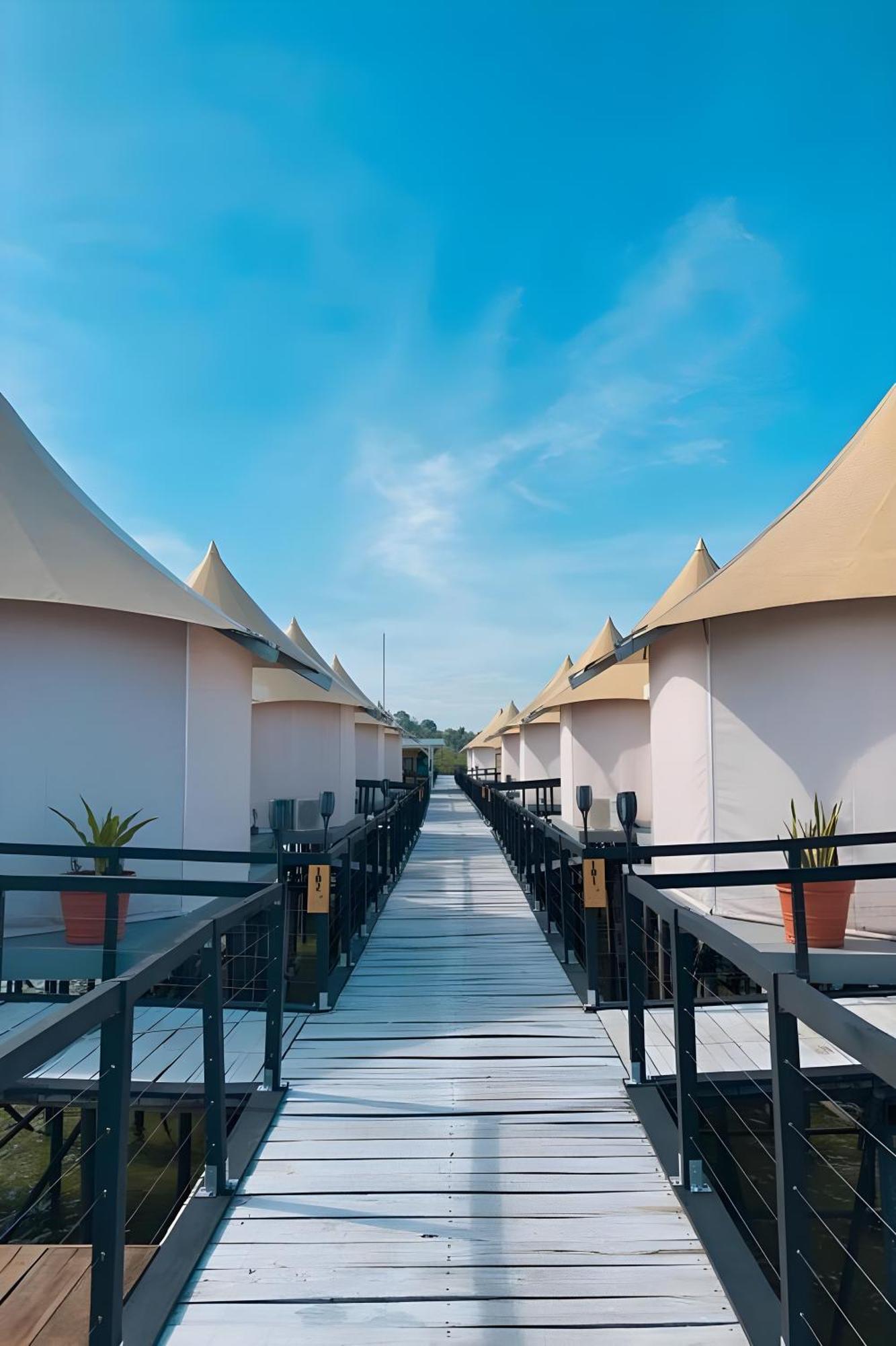 Kiki Beach Resort, Batam Galang Island Exterior foto
