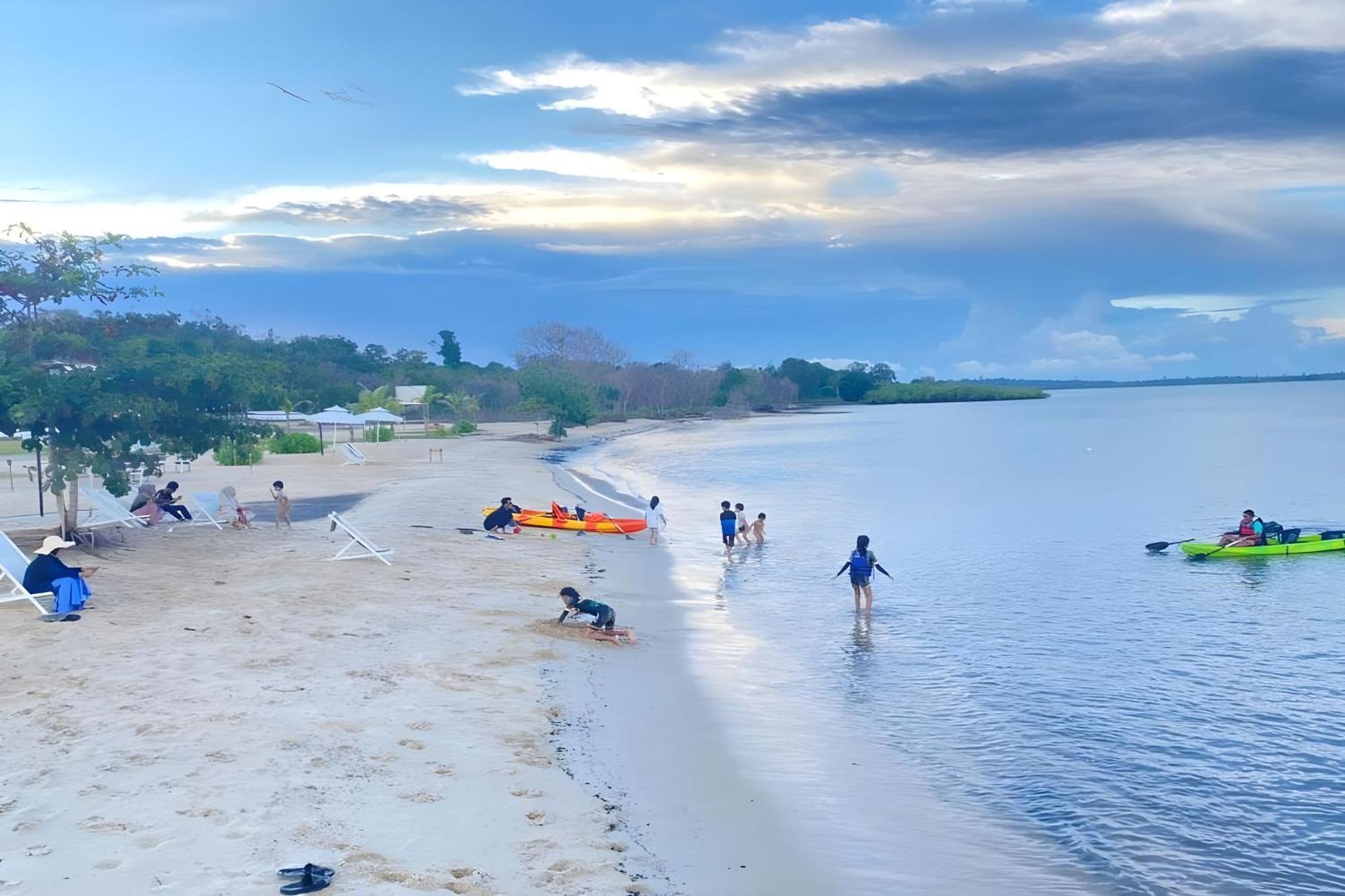 Kiki Beach Resort, Batam Galang Island Exterior foto
